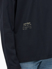 Buy 남성 롱슬리브 플로랄 스터디 크루넥 티 in color BLACK BEAUTY