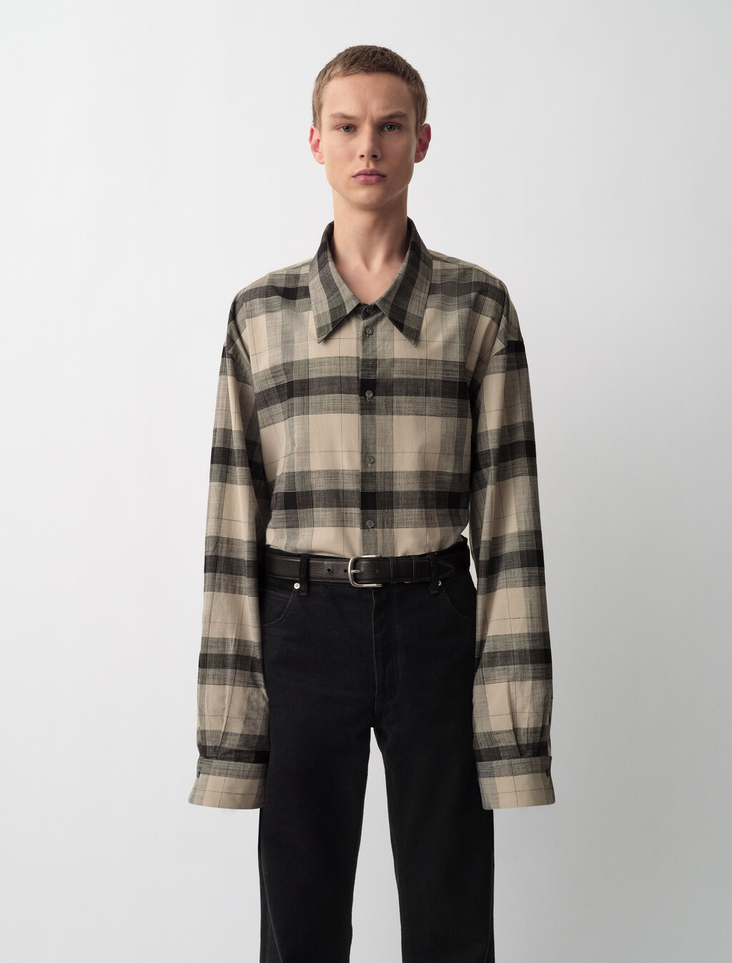 Buy TYSON MENS WOVEN in color BLACK