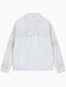 Buy 남성 릴렉스핏 디테처블 유틸리티 셔츠 in color WHITE