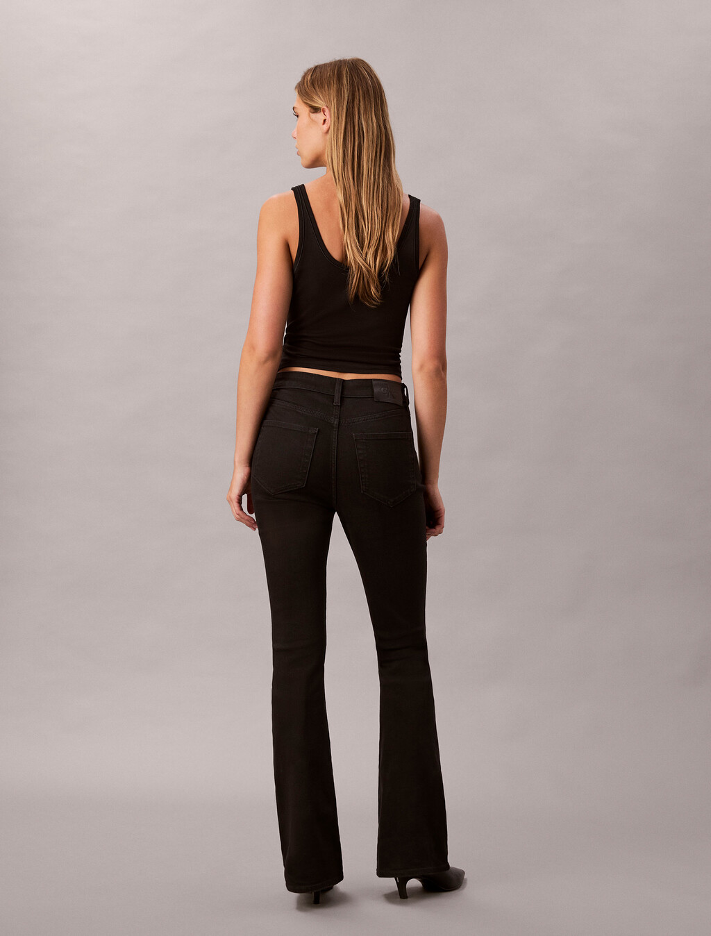 Buy [37.5 Denim Technology] 여성 하이라이즈 플레어 블랙 데님 in color BLACK