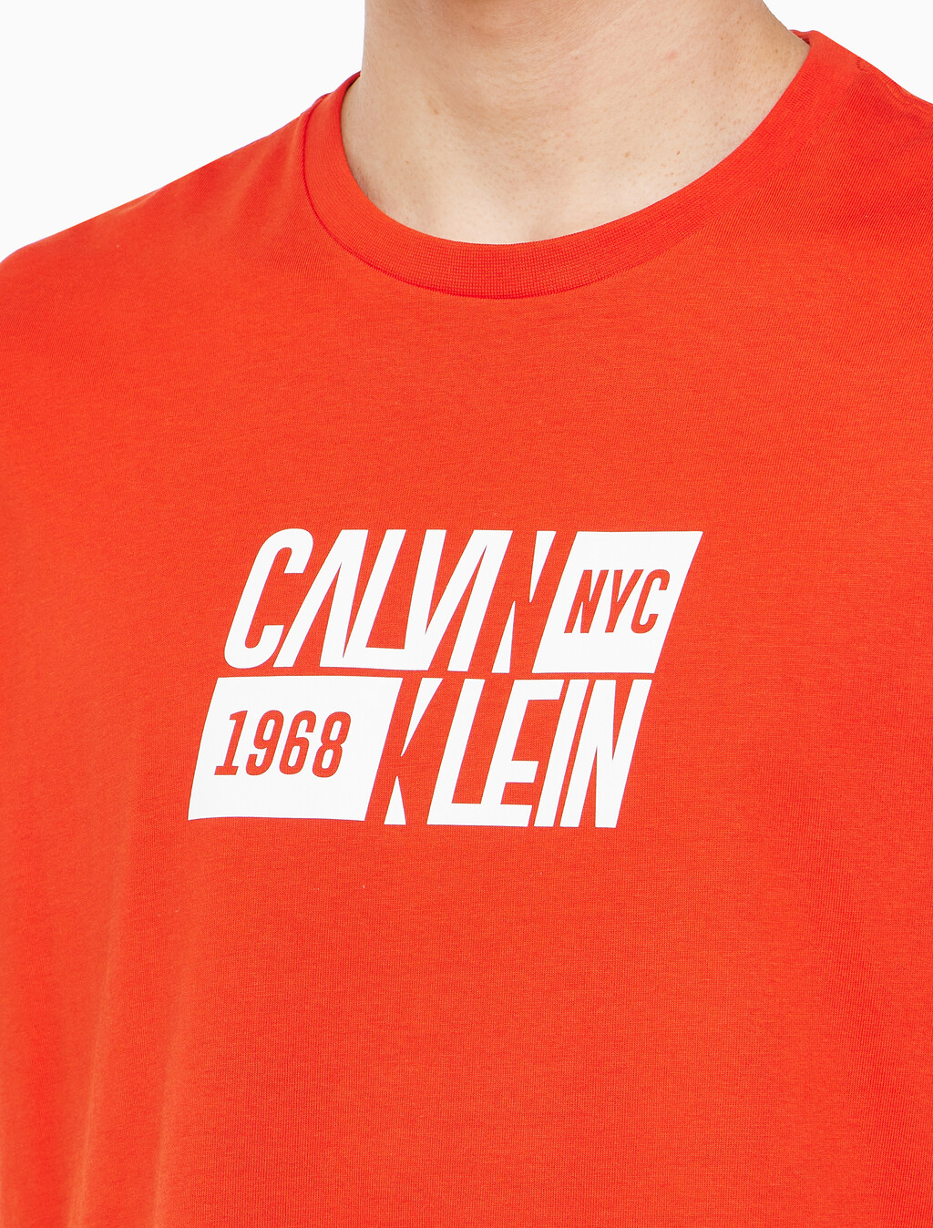 Buy 남성 레귤러핏 스포츠 로고 반팔 티셔츠 in color RED ALERT