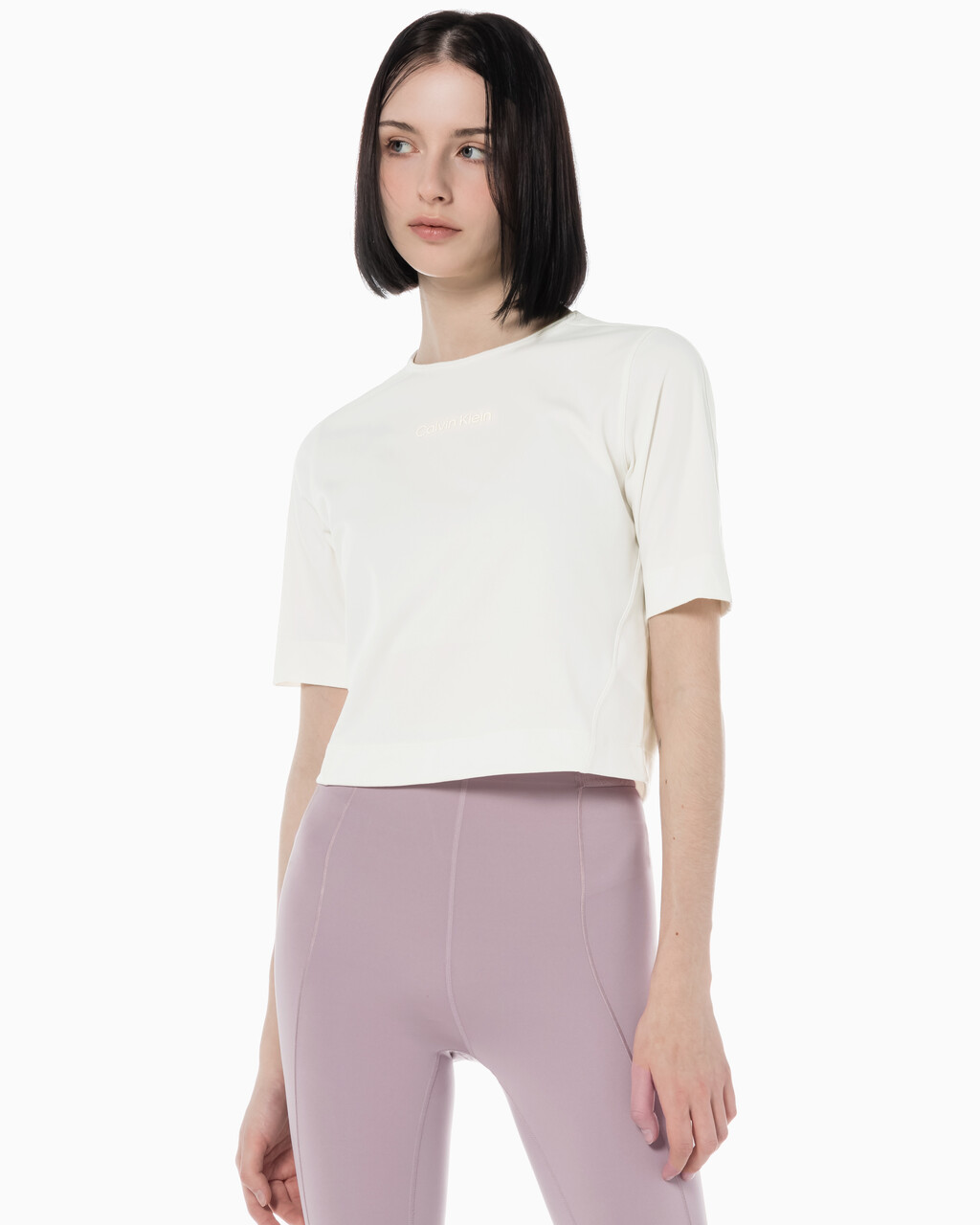 Buy 여성 박시 핏 에센셜 기능성 반팔 티셔츠 in color WHITE