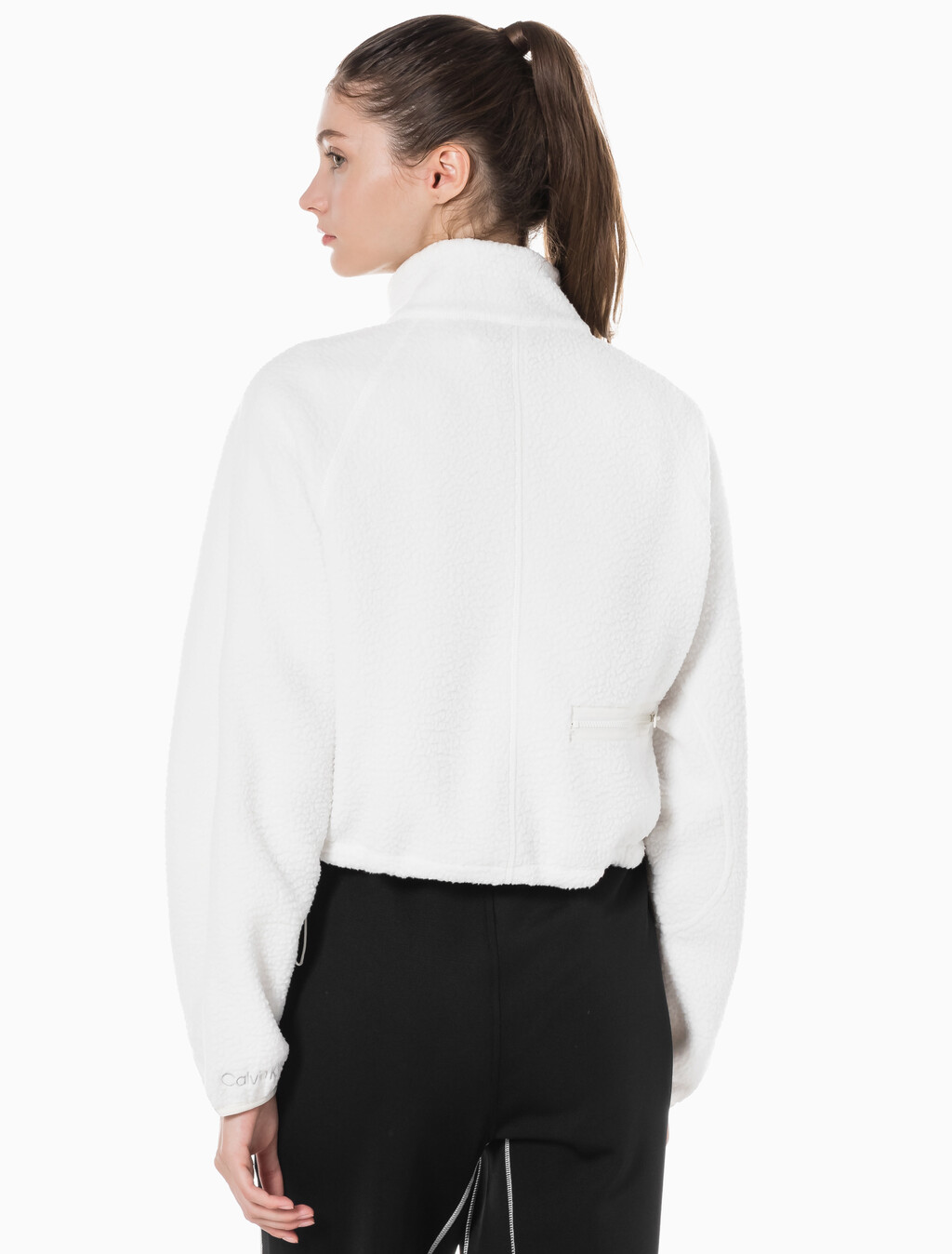 Buy 여성 릴랙스핏 쉐르파 크롭 풀오버 in color WHITE