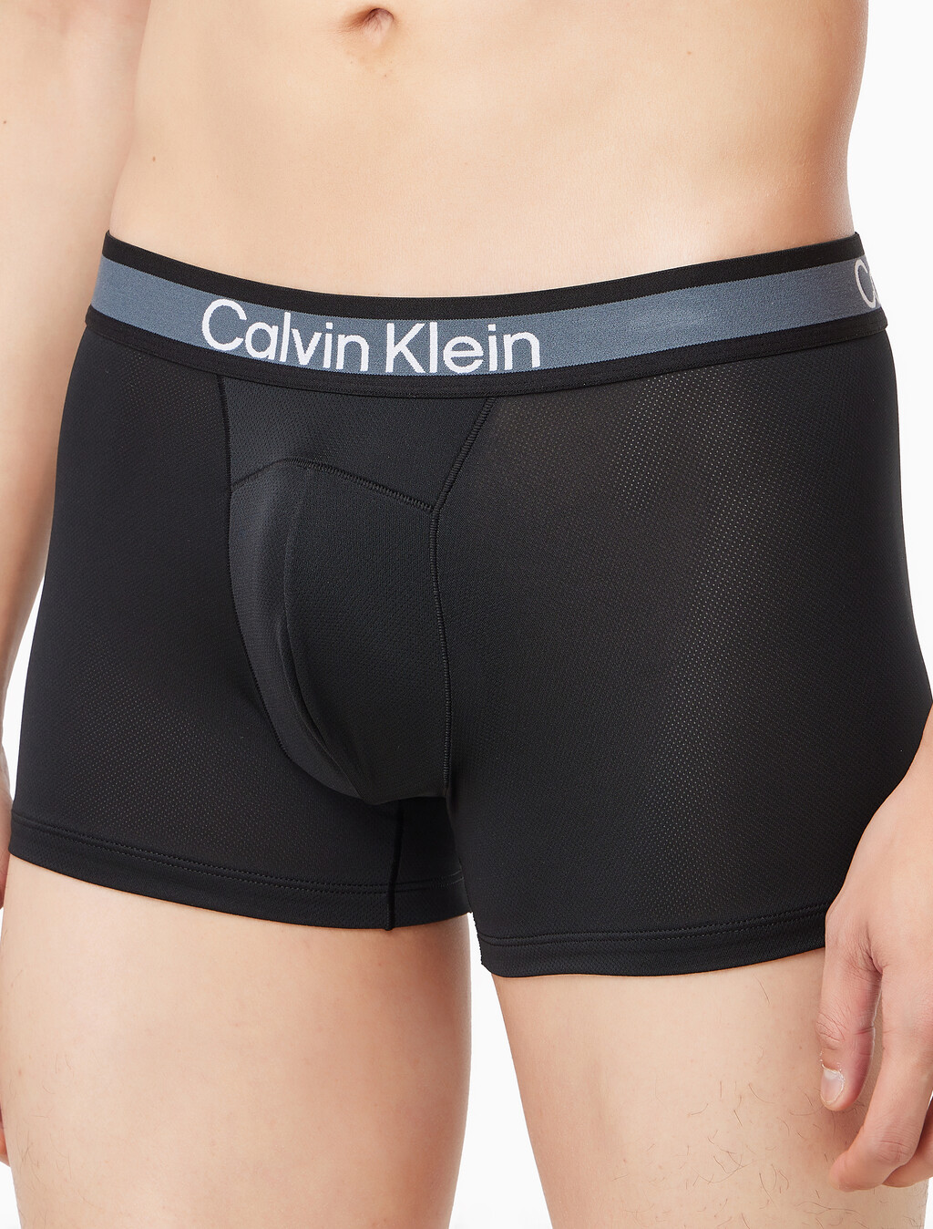 Buy 남성 아이콘 엑티브 메쉬 트렁크 in color BLACK