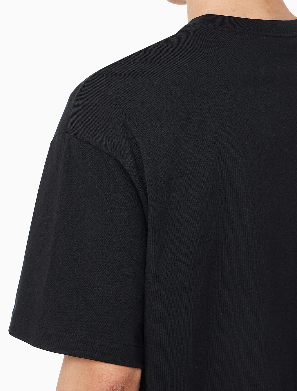 Buy 남성 릴렉스핏 아카이브 로고 반팔 티셔츠 in color BLACK