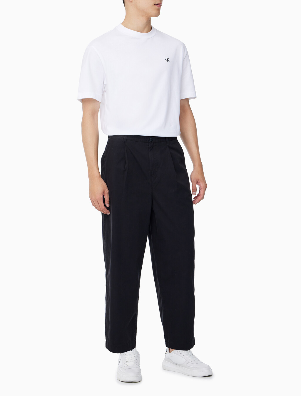 Buy 남성 원턱 크롭 코튼 팬츠 in color CK BLACK
