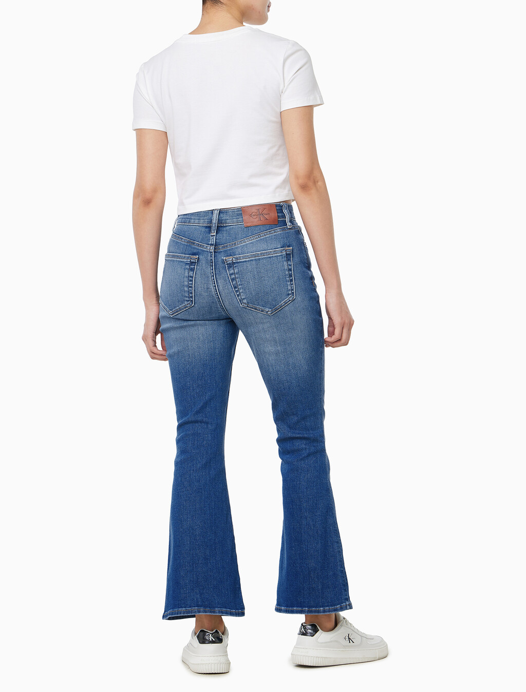 Buy 여성 하이라이즈 플레어 데님 in color Mid blue