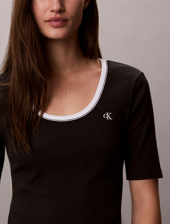 여성 베이비립 스쿱 컷아웃 탑