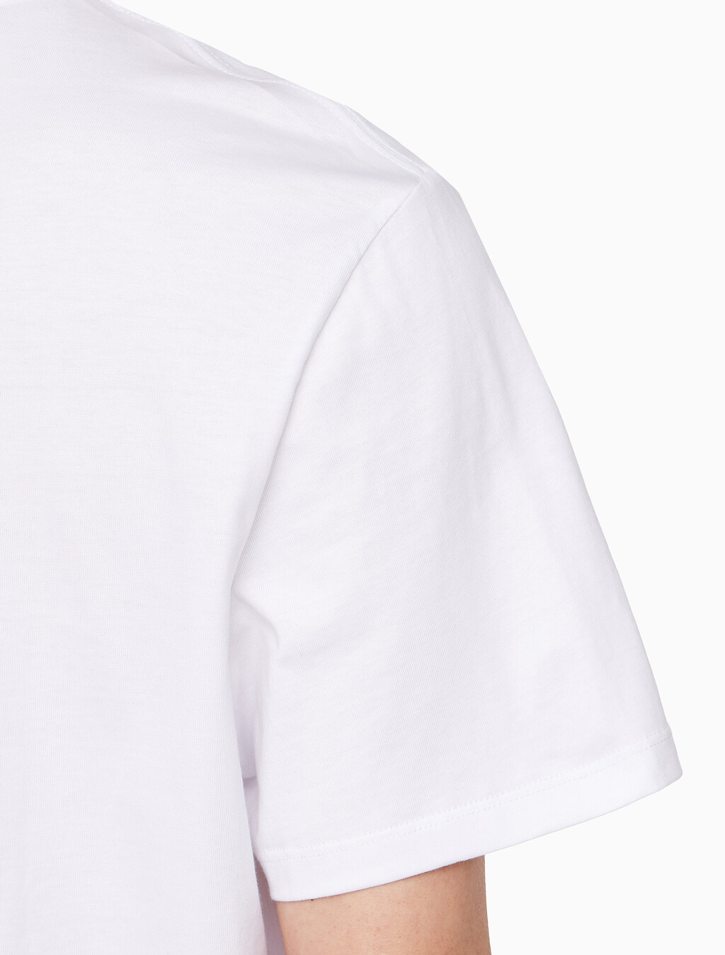 Buy 남성 레귤러핏 히어로 모노그램 로고 반팔 티셔츠 in color BRILLIANT WHITE