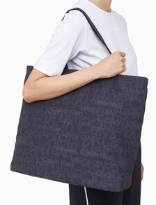 Buy 남녀공용 CK 쇼퍼 토트백 in color BLACK AOP/BLACK
