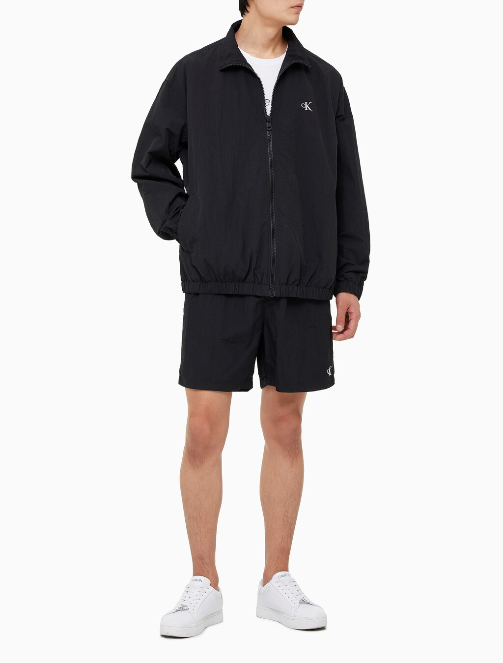 Buy 남성 윈드 브레이커 재킷 in color CK BLACK