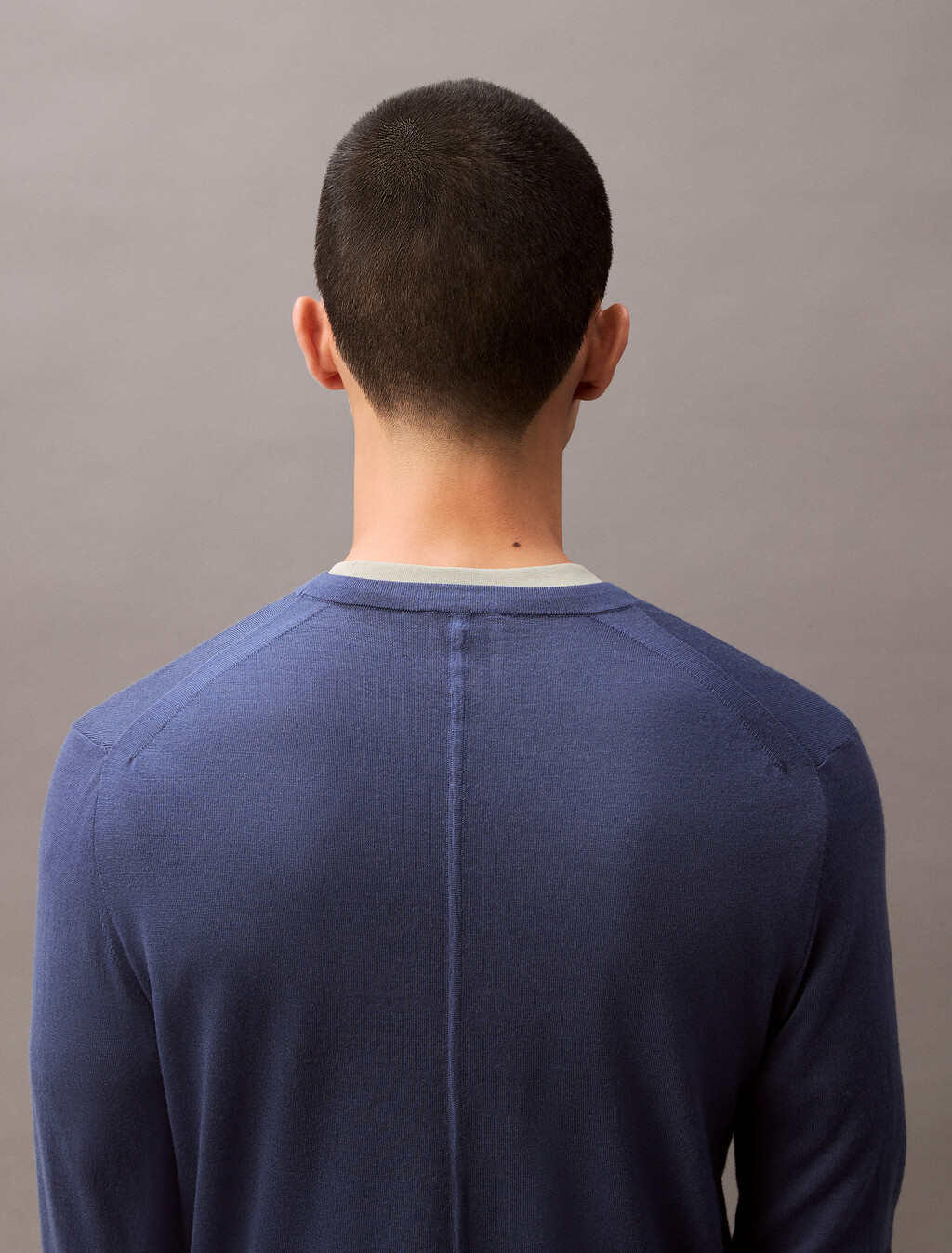Buy 유니섹스 롱슬리브 테크니컬 메리노 울 크루넥 스웨터 in color VINTAGE INDIGO