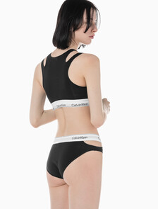 Buy 여성 모던 코튼 디컨스트럭티드 비키니 팬티 in color BLACK