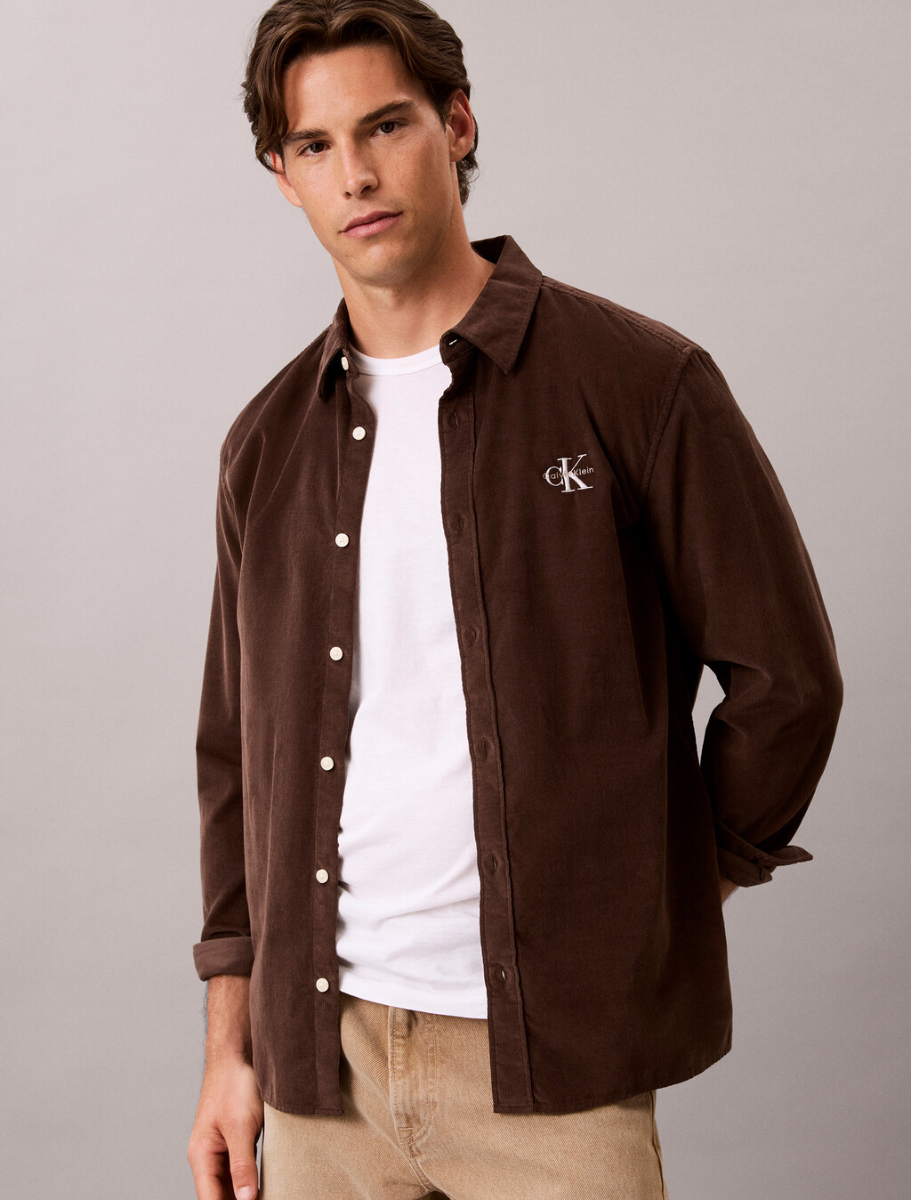 Buy 남성 코듀로이 이지 셔츠 in color Brown