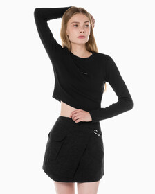 Buy 여성 롱슬리브 모노그램 베이비 티 in color CK BLACK