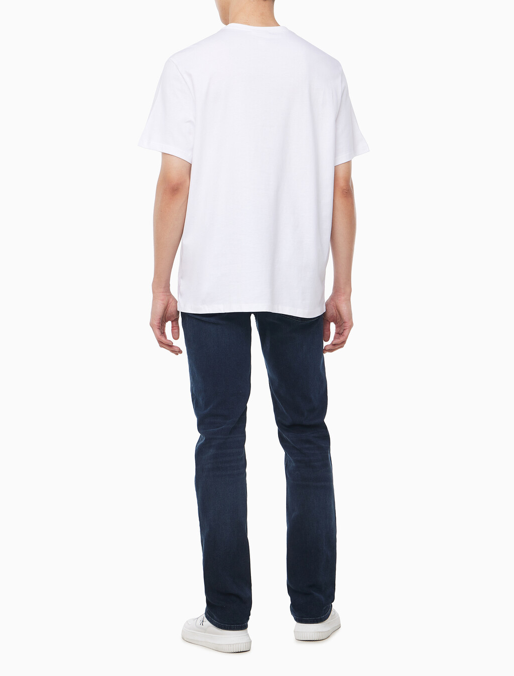 Buy 남성 레귤러핏 CK 쉴드 반팔 티셔츠 in color BRILLIANT WHITE