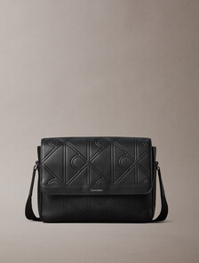 Buy 남성 라지 엠보스드 엠블럼 플랩 메신저 in color BLACK