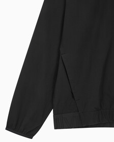 Buy 남성 리플렉티브 로고 레귤러 핏 윈드 재킷 in color BLACK