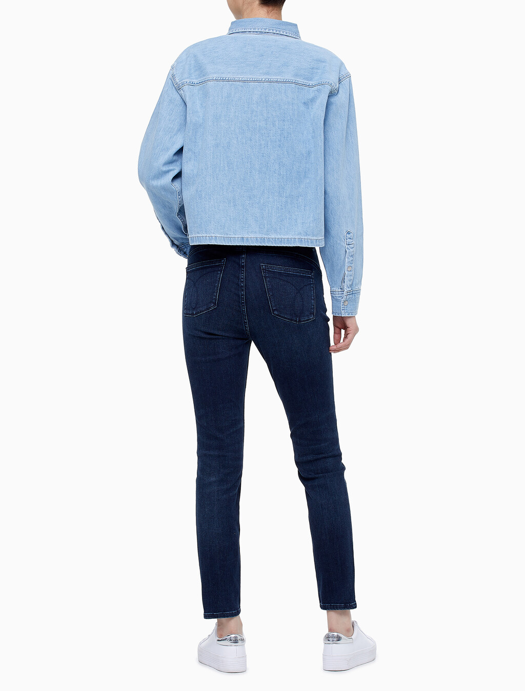 Buy 여성 대드핏 크롭 라이트 블루 데님 셔츠 in color CHALKY BLUE