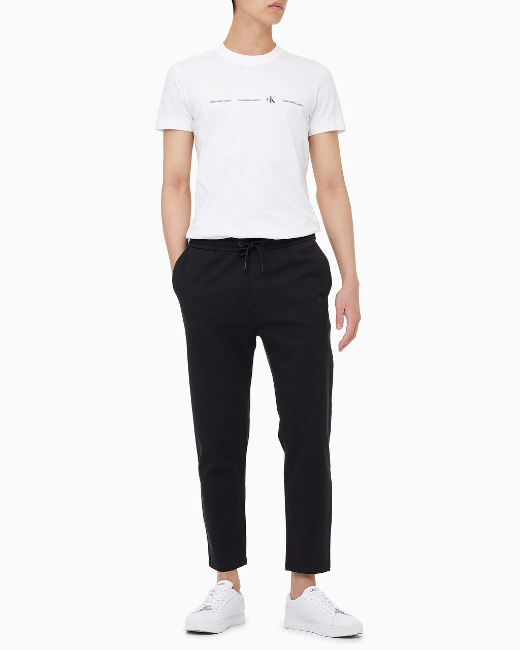 Buy 남성 슬림핏 드로코드 치노 팬츠 in color CK BLACK