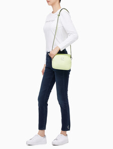Buy 여성 CKJ 텍스쳐 카메라백 in color EXOTIC MINT