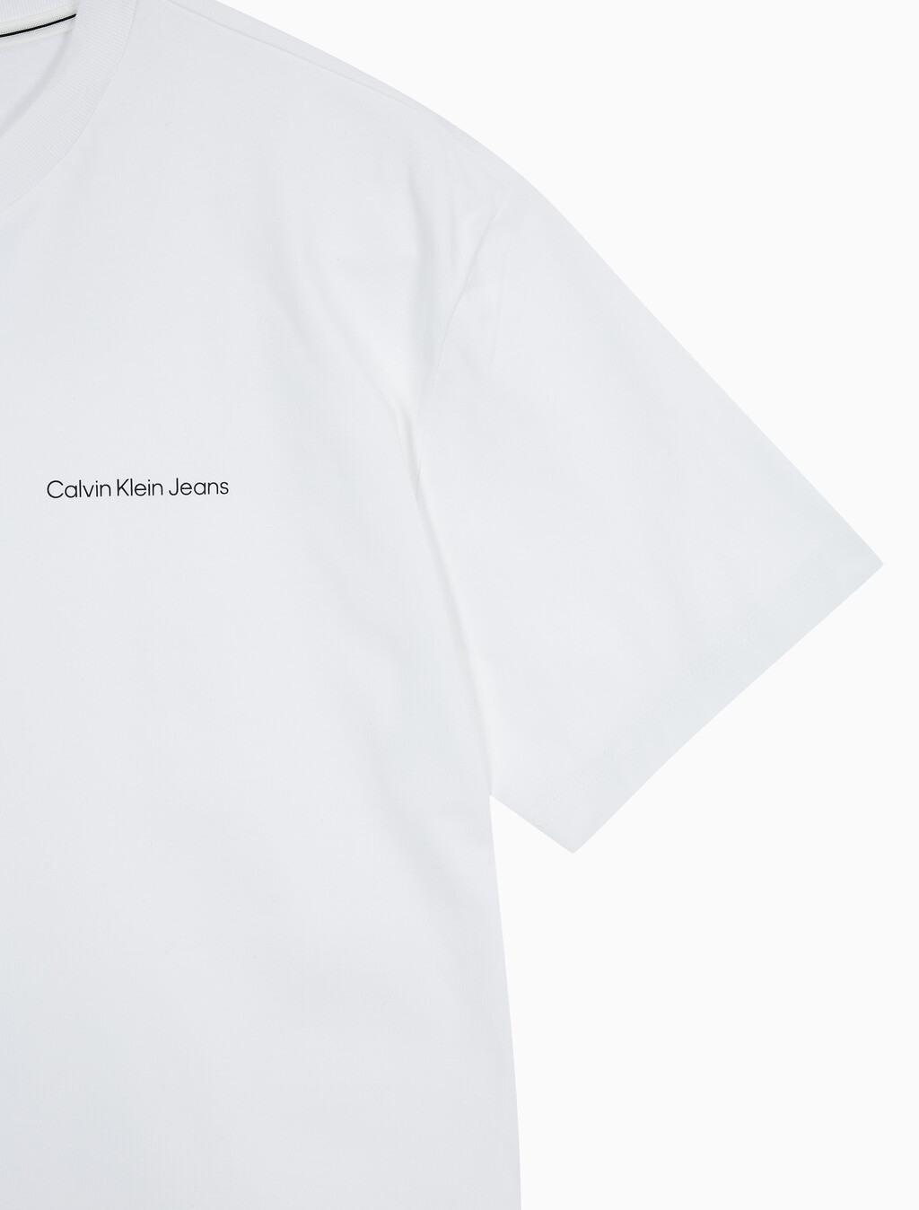 Buy 남녀공용 릴렉스핏 로고 반팔 티셔츠 in color BRIGHT WHITE