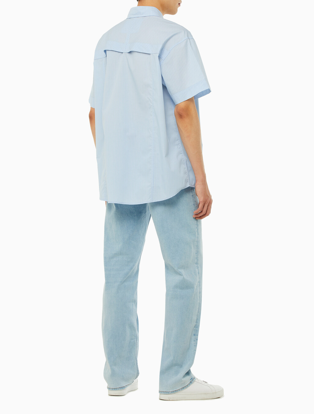 Buy 남성 릴렉스핏 패널 스트라이프 반팔 셔츠 in color SKY BLUE