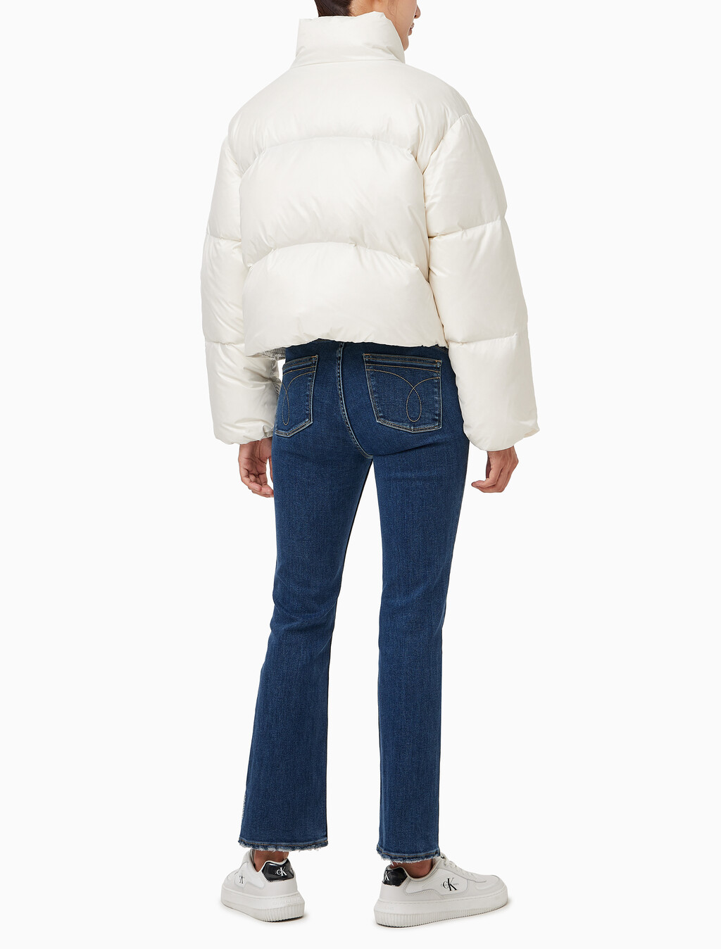 Buy 여성 크롭 글로시 커브드 퀼팅 다운 푸퍼 in color WHITE