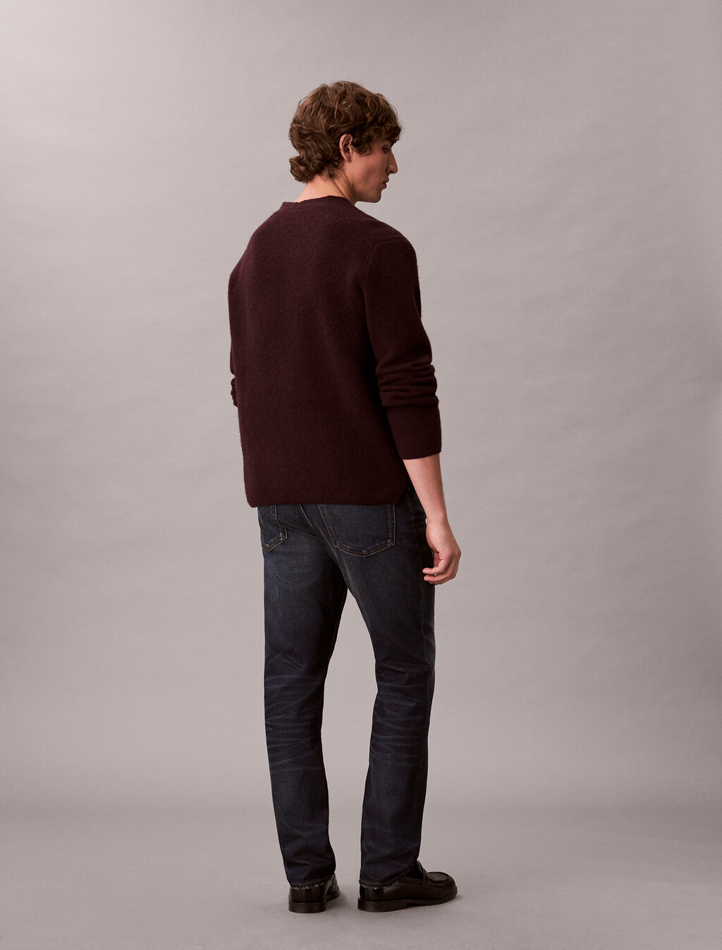 Buy 남성 슬림핏 바인 스트리트 데님 in color Dark blue