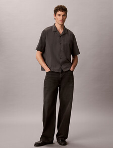 Buy 나일론 릴렉스 캠프 카라 숏슬리브 셔츠 in color Grey