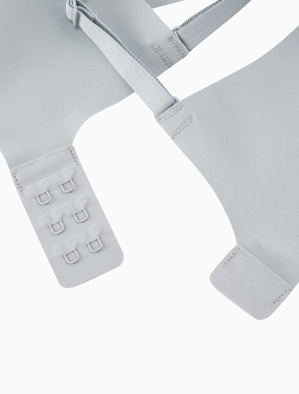 Buy 여성 인비져블 테일러드 NSE AF 트라이앵글 브라 in color SILVER SPRINGS