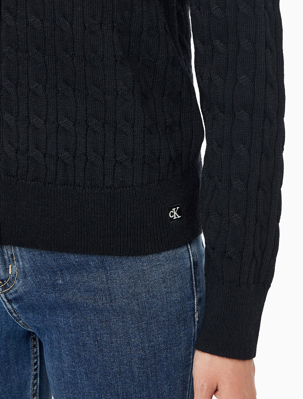 Buy 여성 울 케이블 크루넥 가디건 in color BLACK