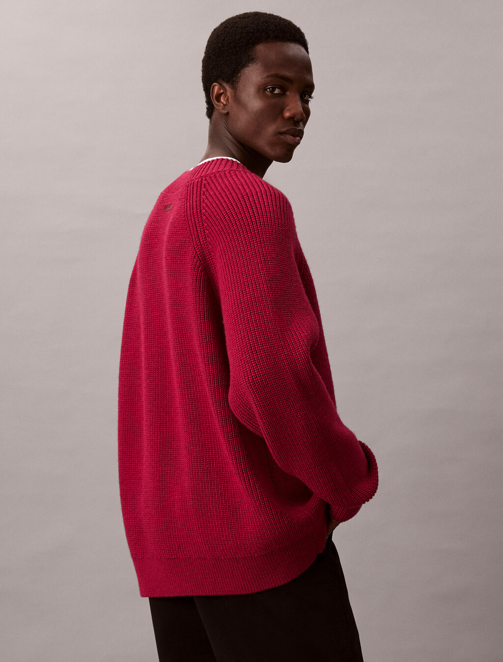 Buy 남성 스티치 브이넥 스웨터 in color Beet Red