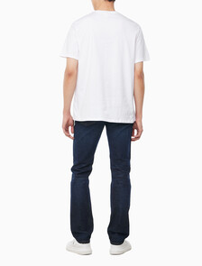Buy 남성 레귤러핏 스포츠 로고 반팔 티셔츠 in color BRILLIANT WHITE