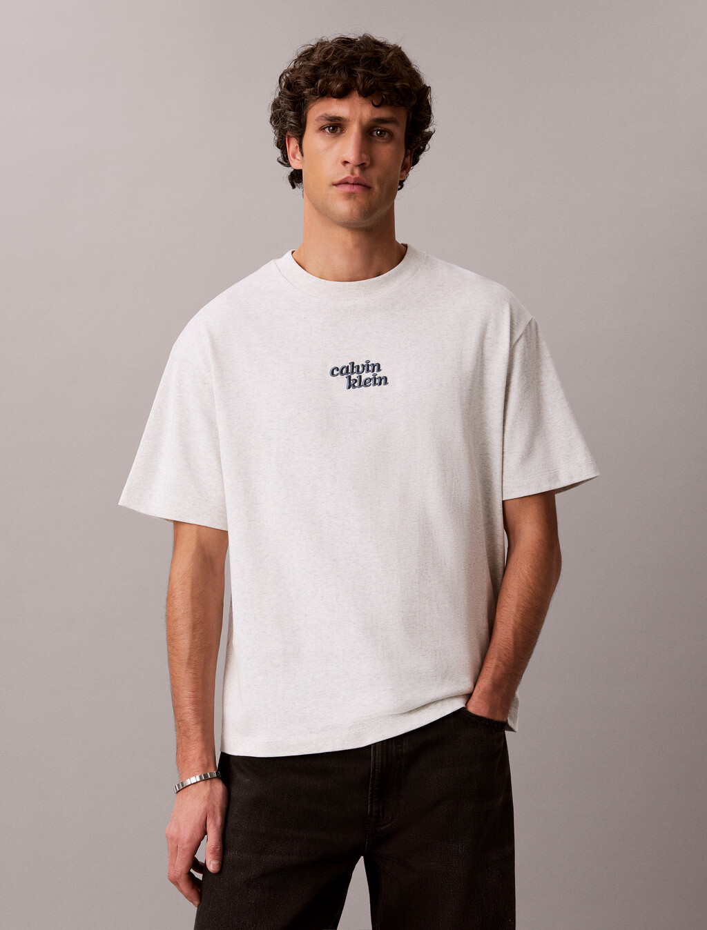 Buy 헤비 오픈엔드 저지 그래픽 티 in color GREY