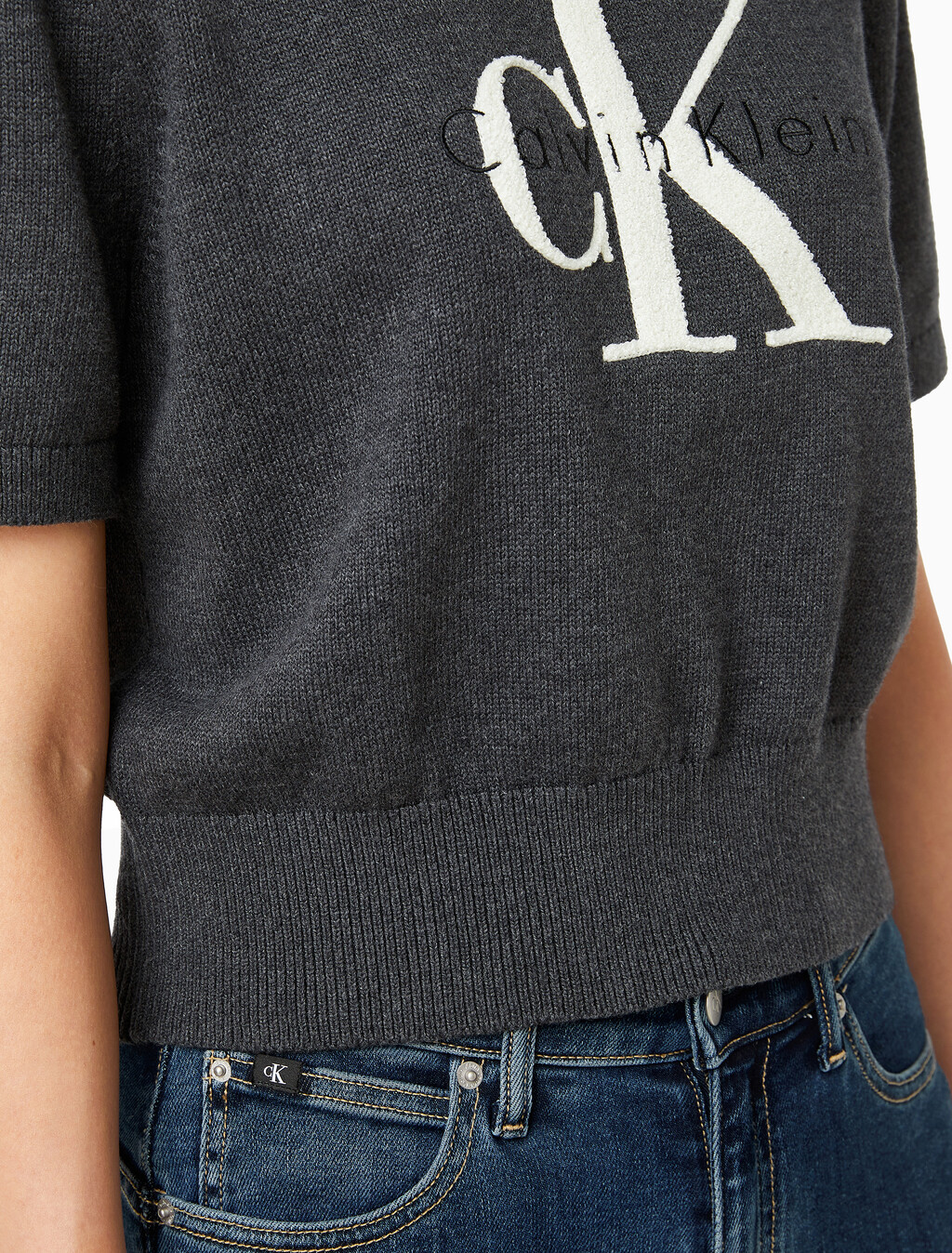 Buy 여성 청키 코튼 그래픽 풀오버 in color CHARCOAL HEATHER