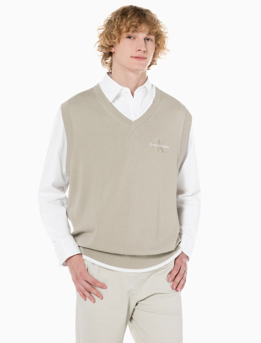Buy 남성 엠보스드 스웨터 베스트 in color BEIGE