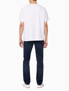 Buy 남성 레귤러핏 히어로 모노그램 로고 반팔 티셔츠 in color BRILLIANT WHITE