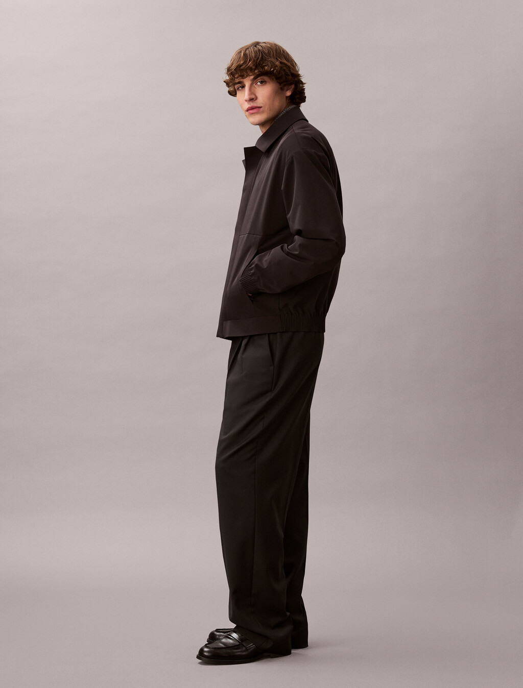 Buy 남성 마이크로 트윌 숏 보머자켓 in color BLACK