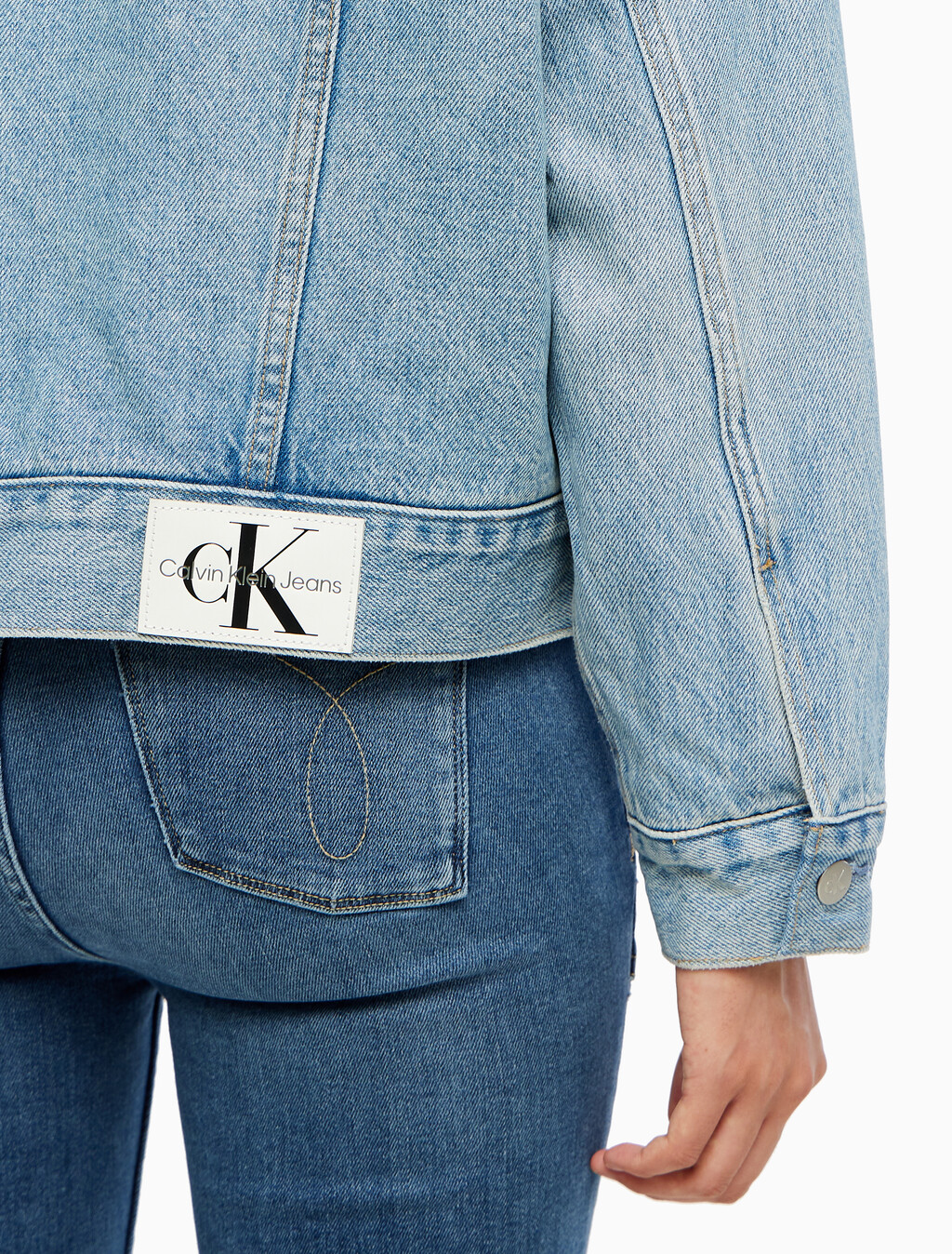 Buy 여성 쉐르파 데님 자켓 in color CHALKY BLUE