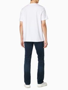 Buy 남성 레귤러핏 인스티튜셔널 로고 반팔 티셔츠 in color BRILLIANT WHITE