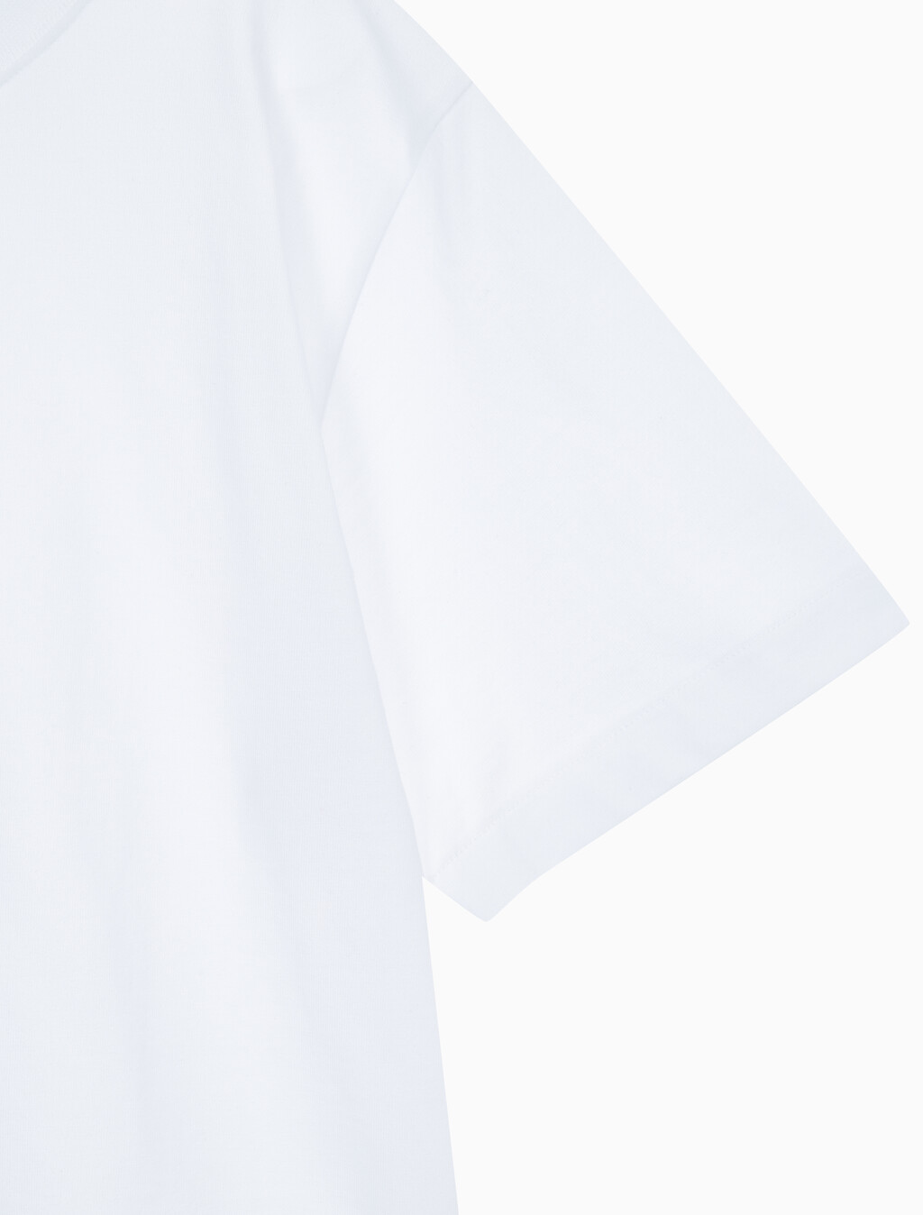Buy 여성 릴렉스드 스탠다드로고 크루넥 반팔 티셔츠  in color BRILLIANT WHITE