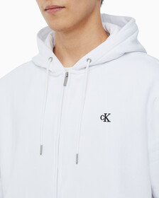 Buy 남성 아카이브 로고 플리스 집업 후디 in color BRILLIANT WHITE