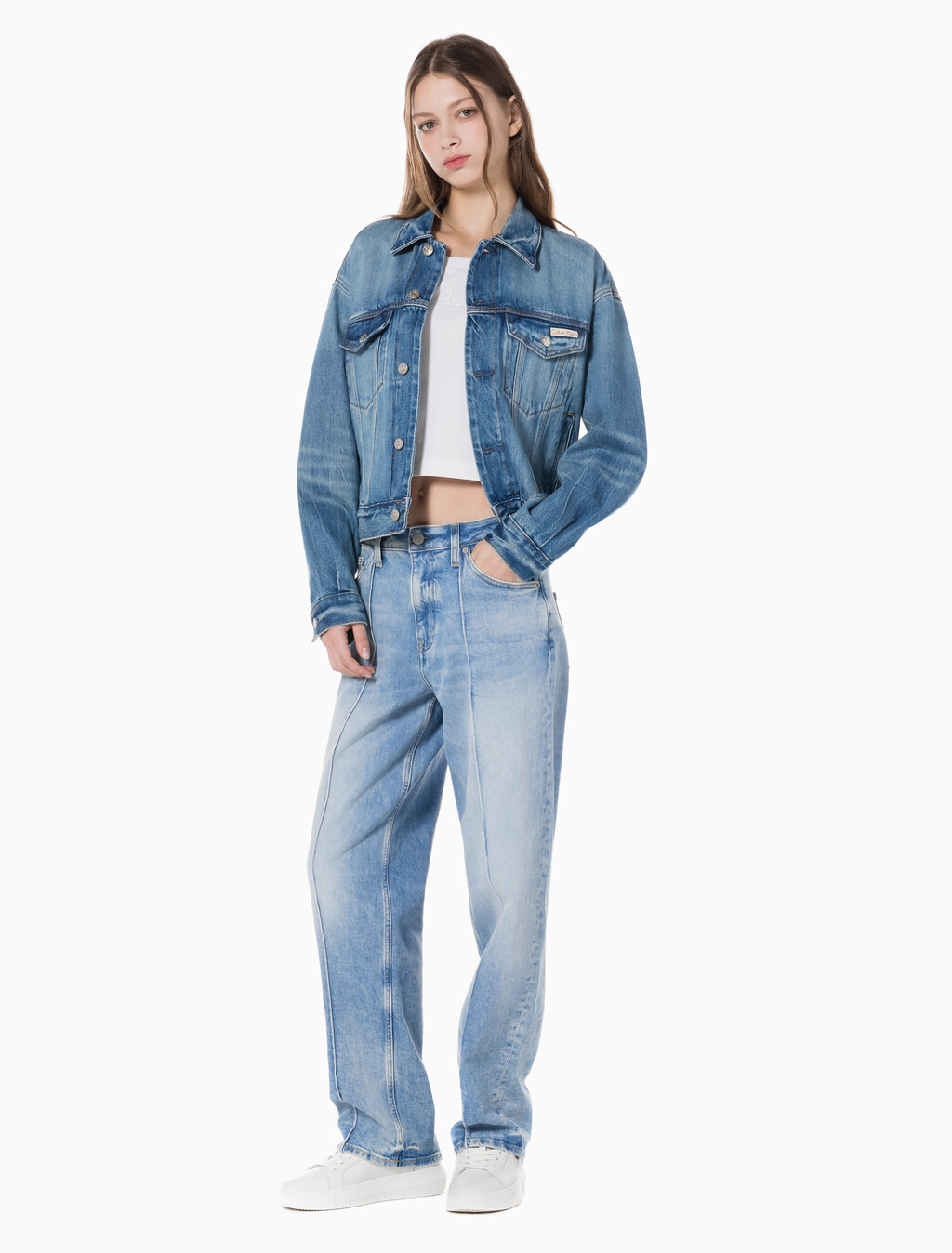 Buy 여성 90's 스트레이트핏 라이트블루 데님 in color CHALKY BLUE