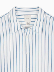 Buy 남성 릴렉스핏 비스코스 나일론 스트라이프 셔츠 in color BRILLIANT WHITE