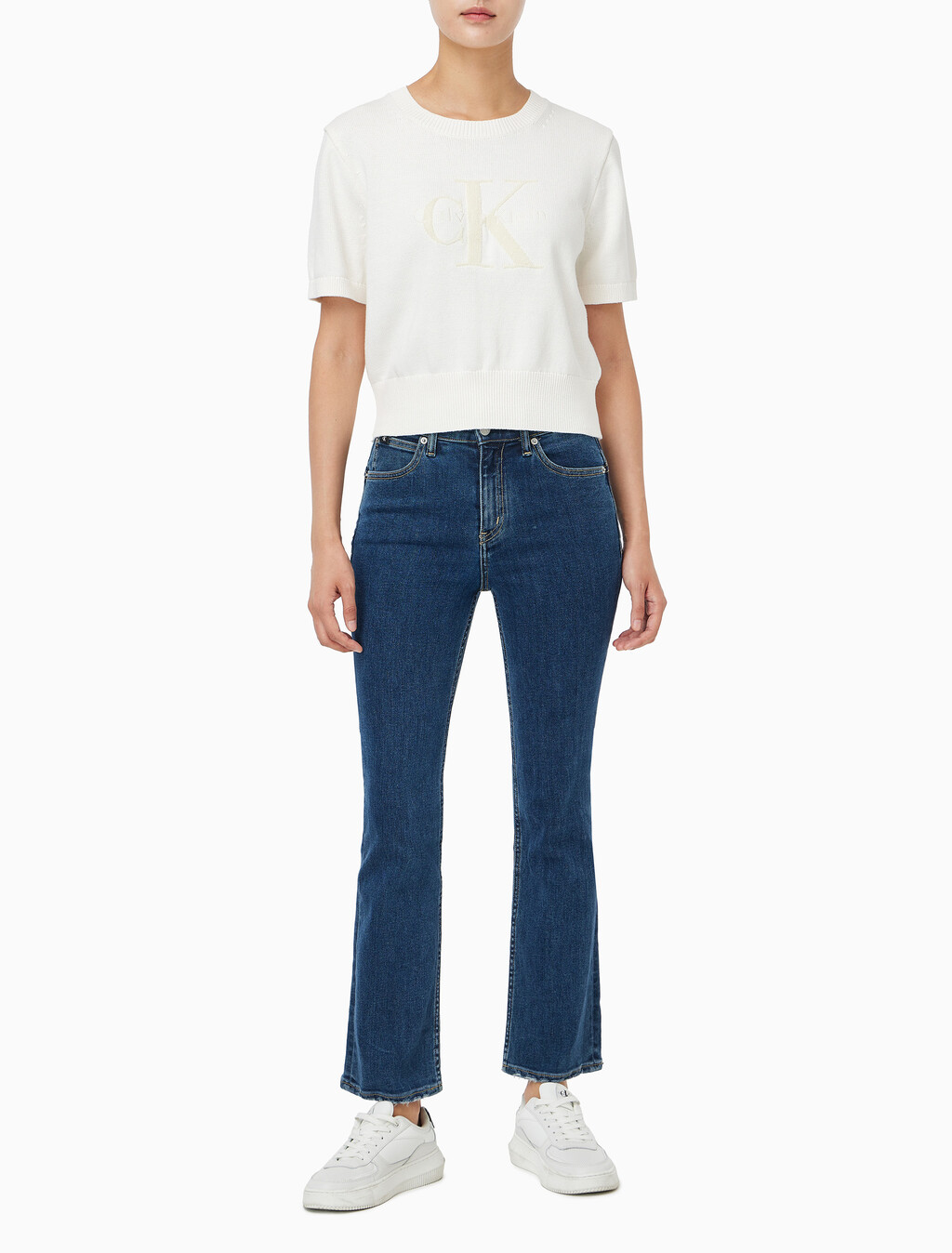 Buy 여성 청키 코튼 그래픽 풀오버 in color ANCIENT WHITE