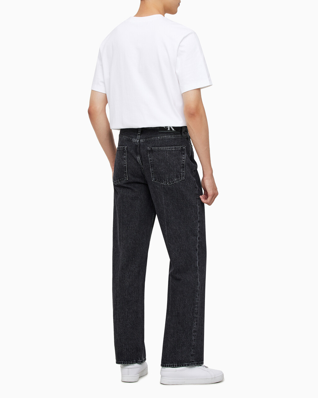 Buy 남성 뉴와이드핏 블랙 데님 in color WASHED BLACK LOGO LACE