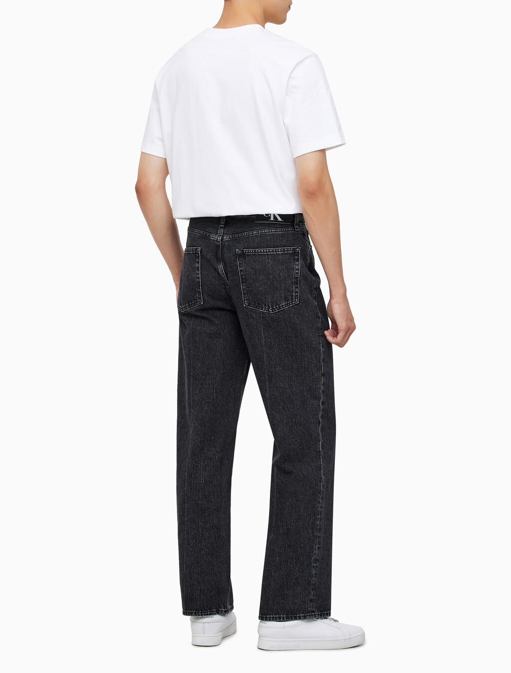 Buy 남성 뉴와이드핏 블랙 데님 in color WASHED BLACK LOGO LACE