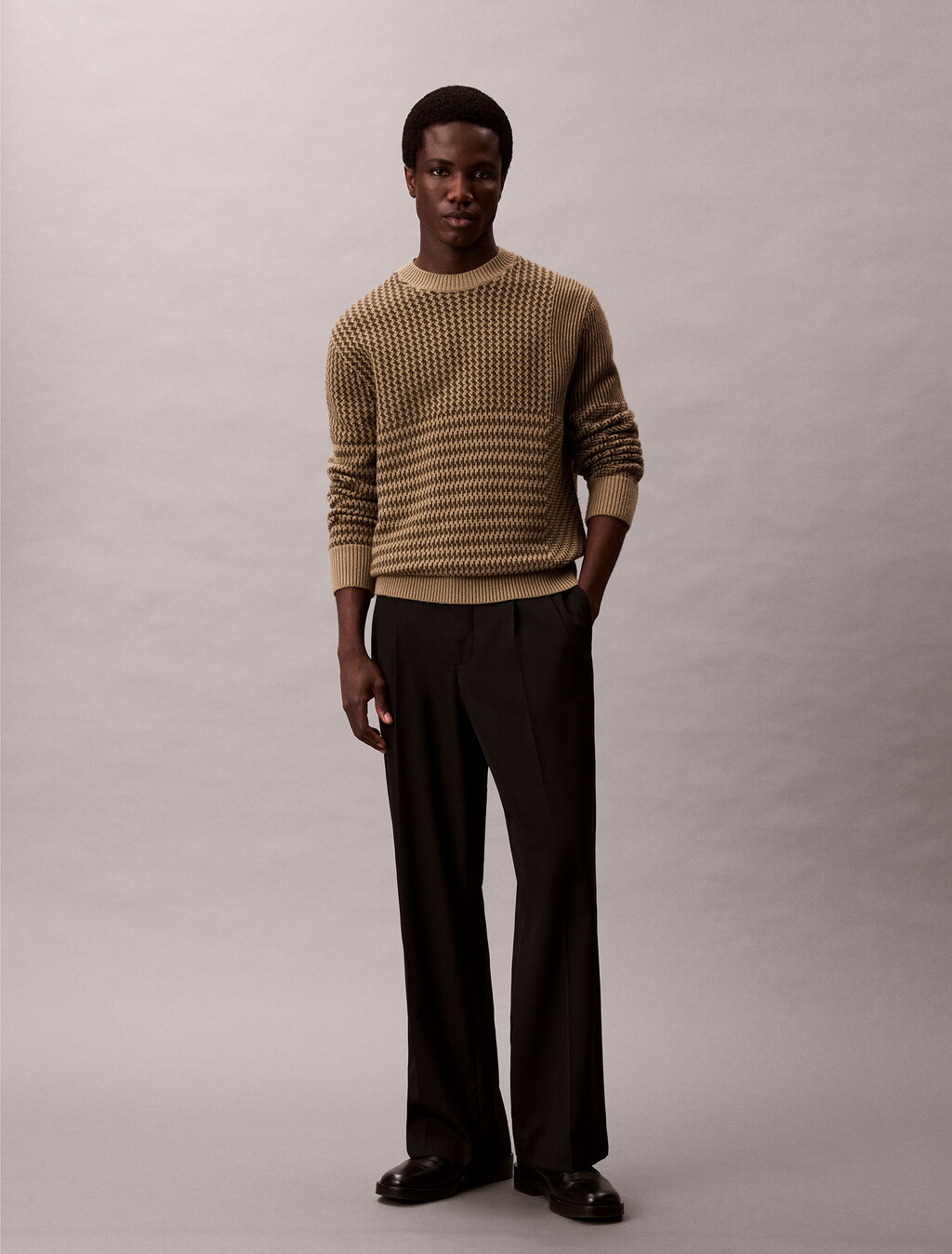 Buy 남성 울 나일론 패턴 크루넥 스웨터 in color Kaki