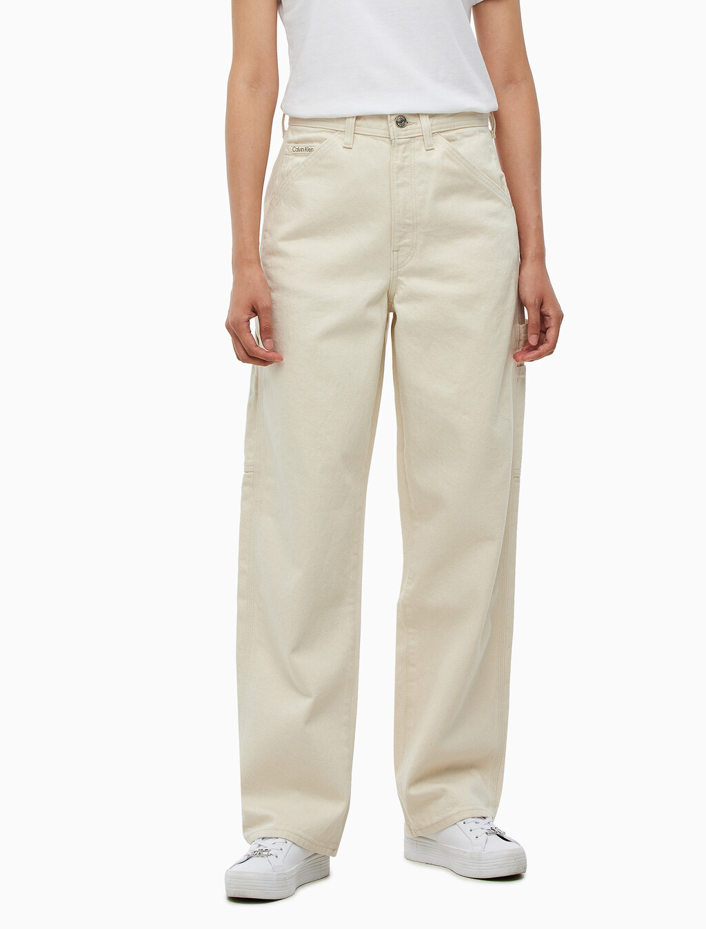 Buy 여성 테이퍼드핏 린스 데님 in color CREAM